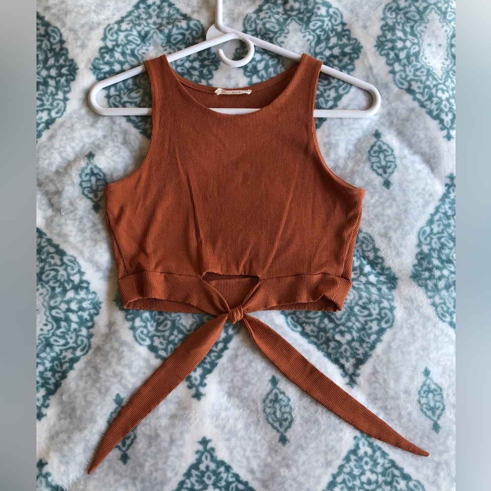 ILLA ILLA Women’s cropped rust orange tank top with tie / bow